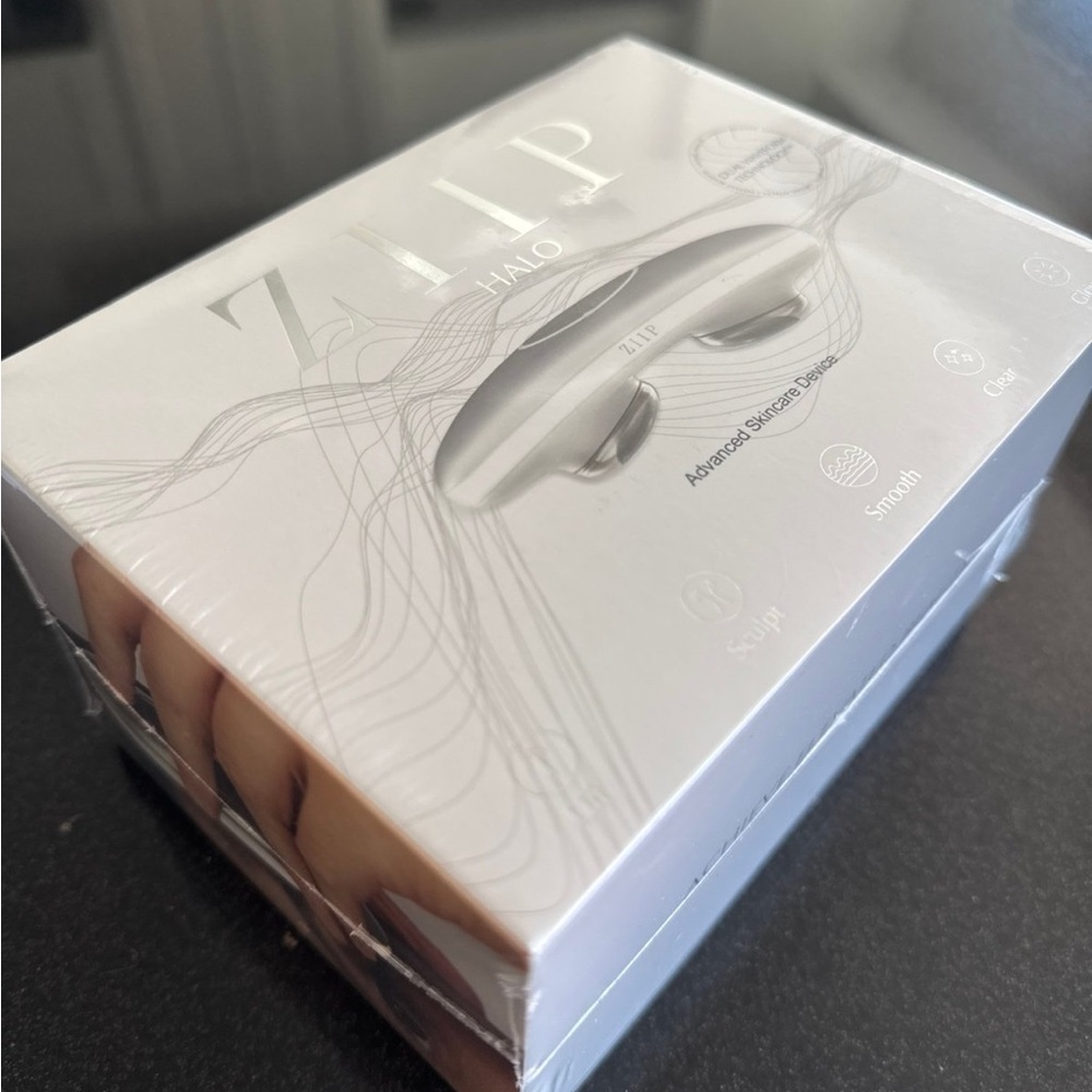 Ziip Halo microcurrent and nanocurrent facial toning Advanced Skincare Device